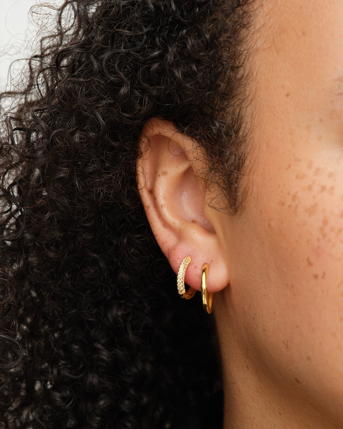 Classic Pave Hoops Medium