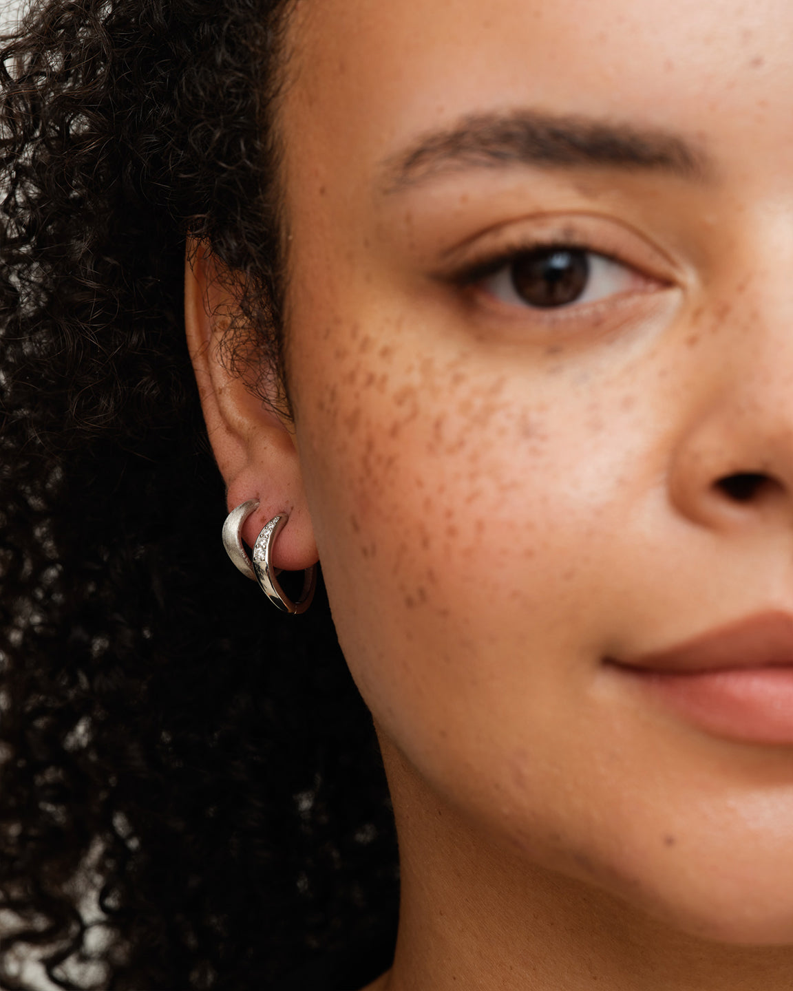 Wave Satin Hoops Medium